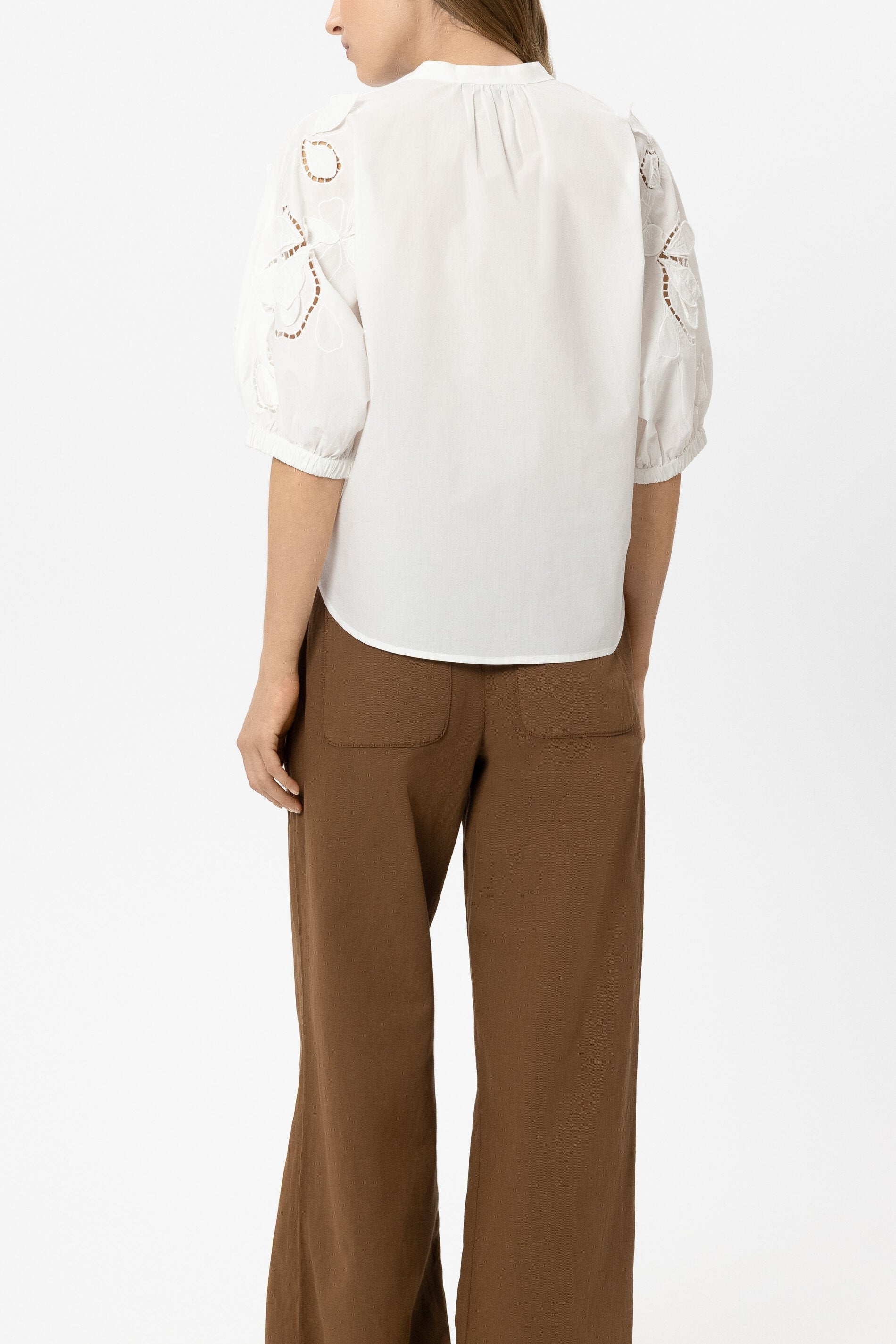 Blouse met borduursels met gaatjes - wit - Standaard