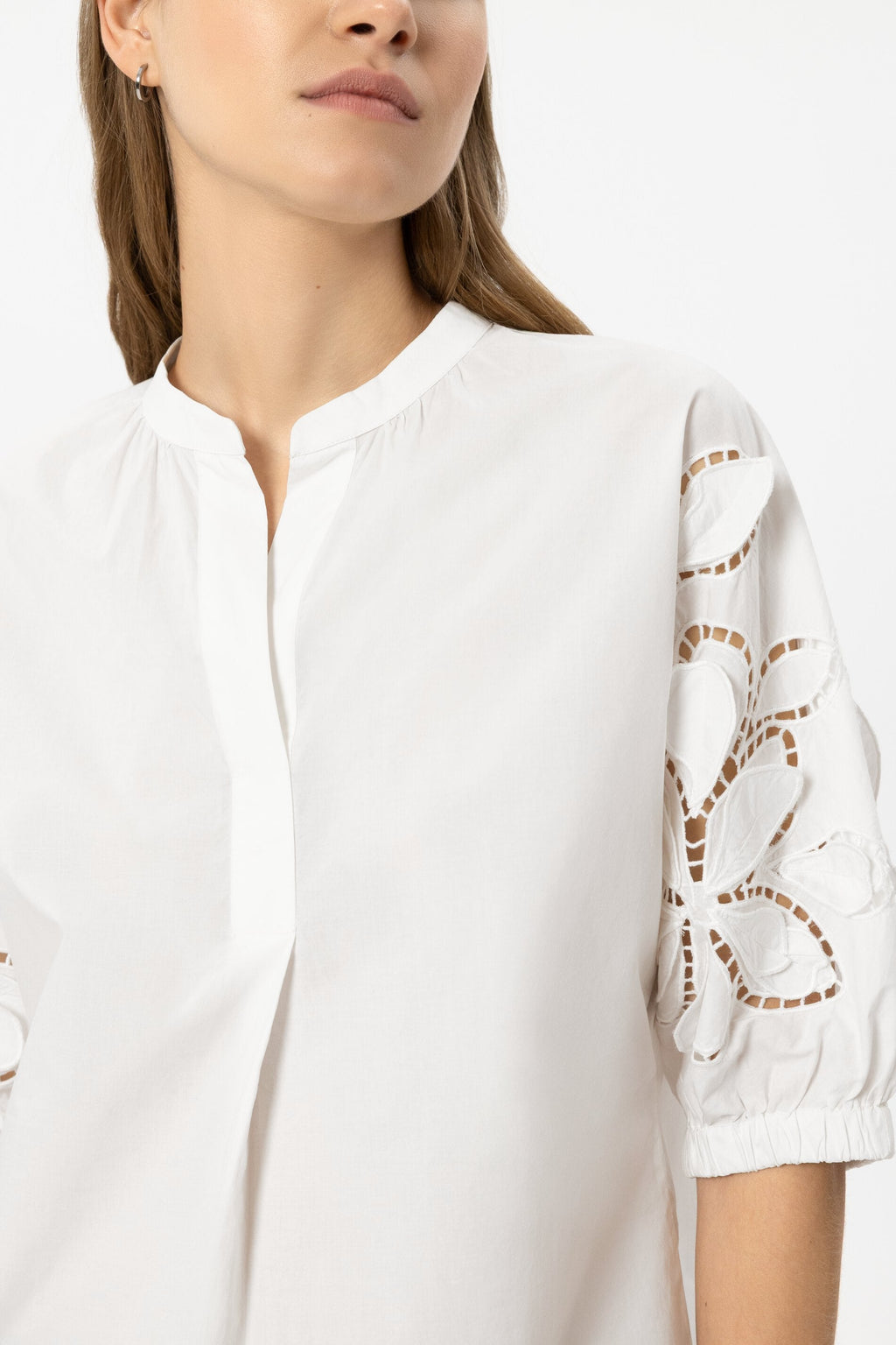 Blouse met borduursels met gaatjes - wit - Standaard