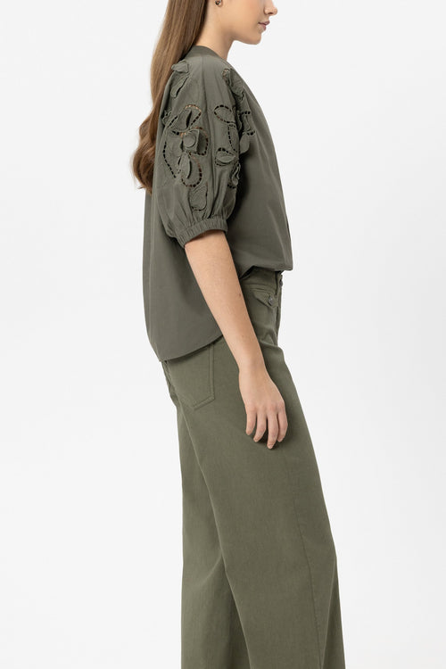 Blouse met borduursels met gaatjes - kaki - Standaard