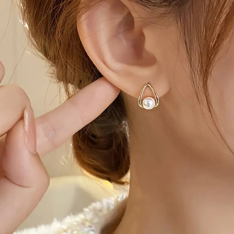 Gouden Aura Pearl Teardrop Oorbellen